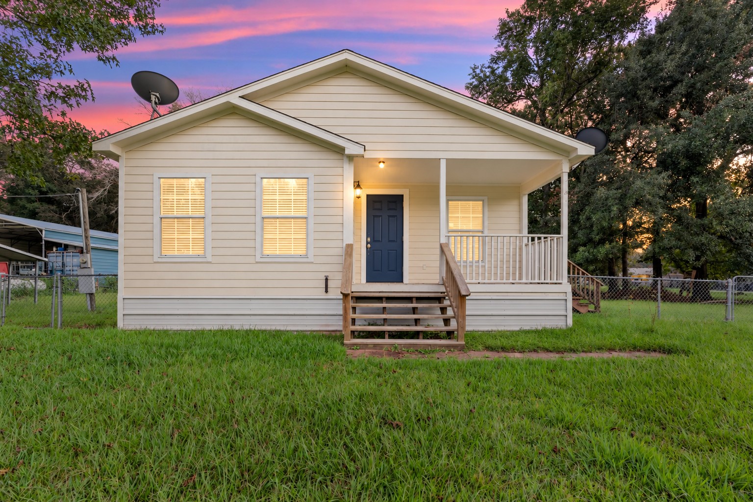 126 County Road 2802, Cleveland